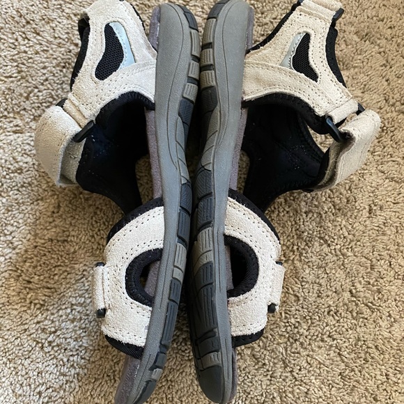 Croft and Barrow size 9 sandals - Picture 3 of 9